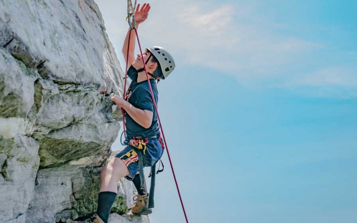 teens learn to rock climbing in baltimore